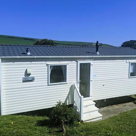 Large 4 Person Couples And Family Caravan In Newquay Bay Resort Zewnętrze zdjęcie