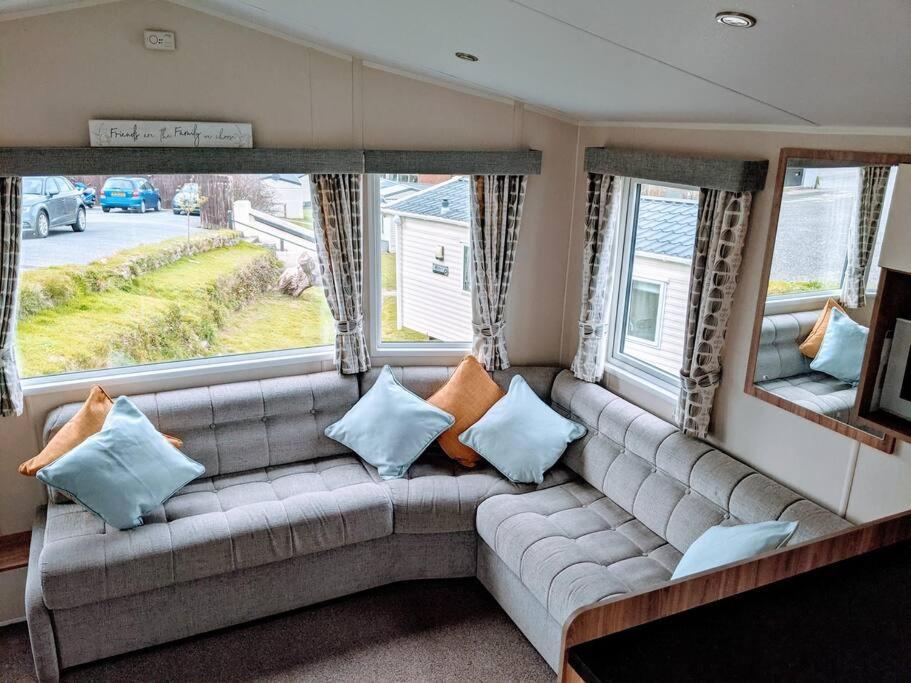 Large 4 Person Couples And Family Caravan In Newquay Bay Resort Zewnętrze zdjęcie