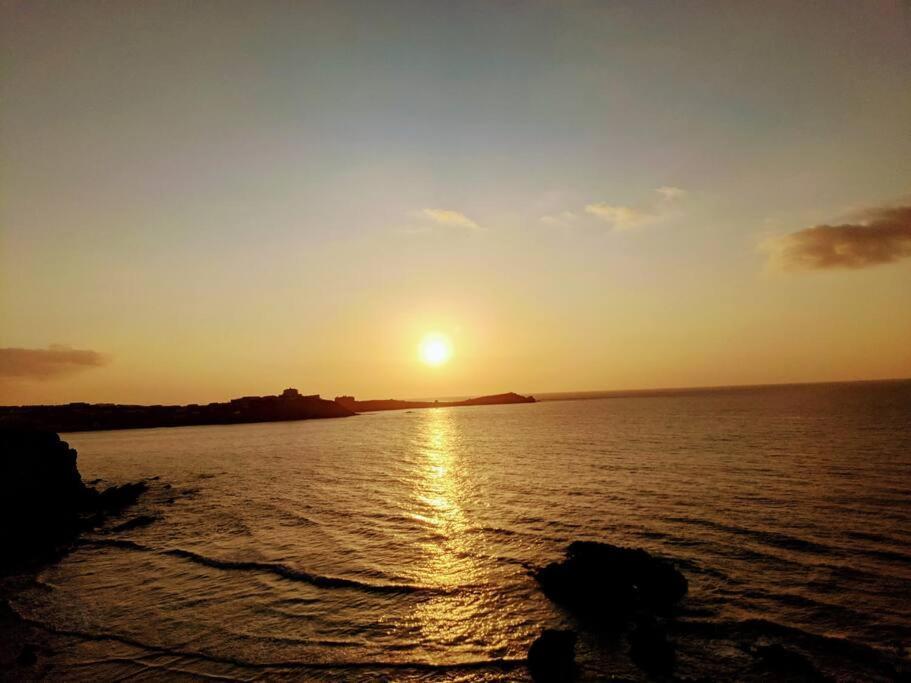 Large 4 Person Couples And Family Caravan In Newquay Bay Resort Zewnętrze zdjęcie