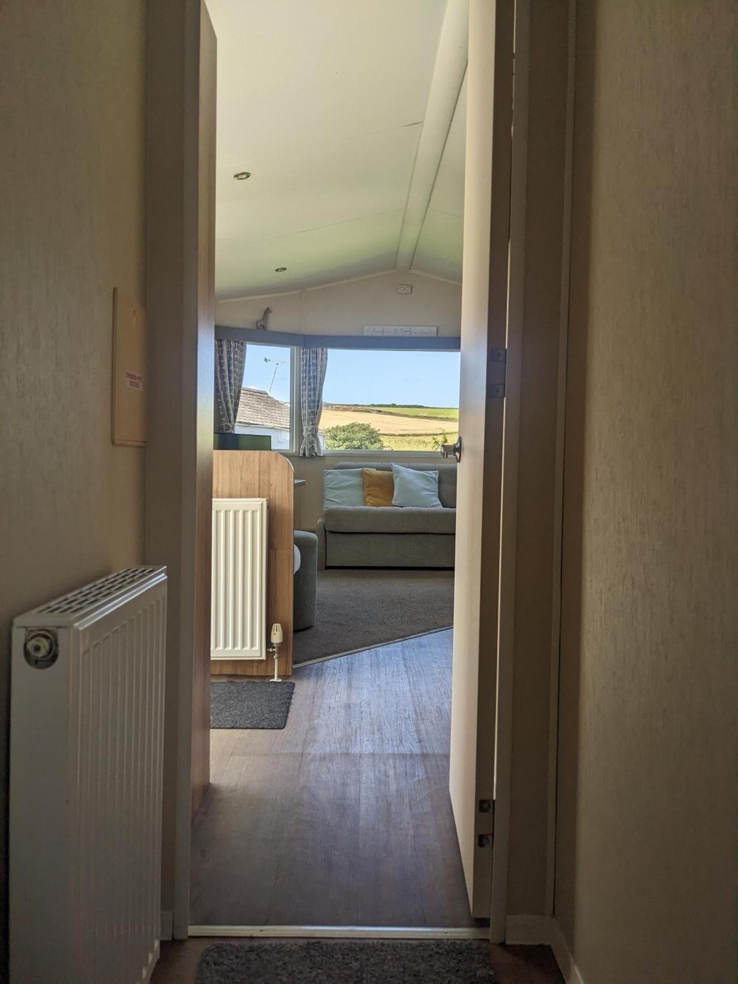 Large 4 Person Couples And Family Caravan In Newquay Bay Resort Zewnętrze zdjęcie